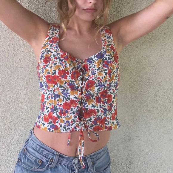 UO Aurora Cottage Core Floral Lace-Up Peasant Top - Picture 4 of 7